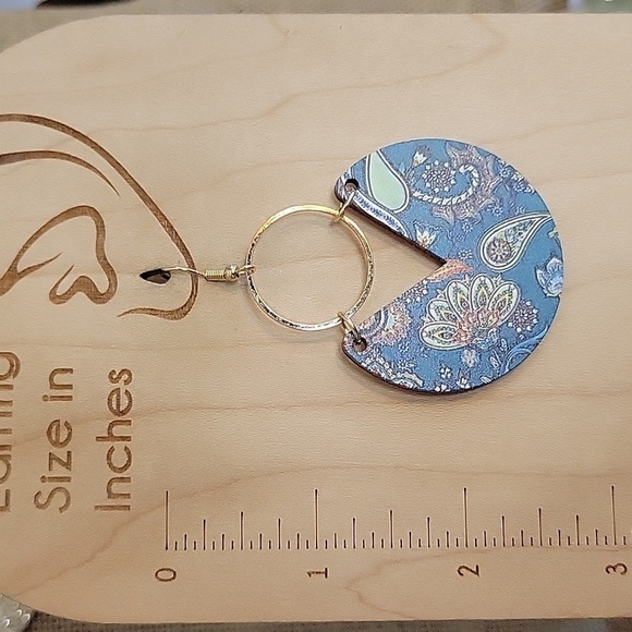 FRENCH PAISLEY WOOD DROP EARRINGS - Picture 5 of 8